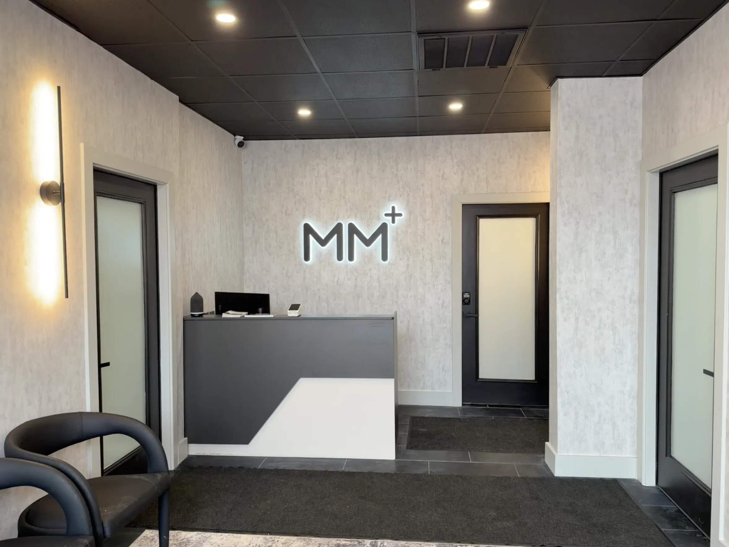 Moonshot Medical and Performance lobby in Park Ridge, IL